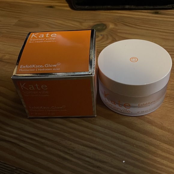New Kate Somerville ExfoliKate Glow 1.7oz FREE GIFT Ships Same Day - Picture 4 of 6